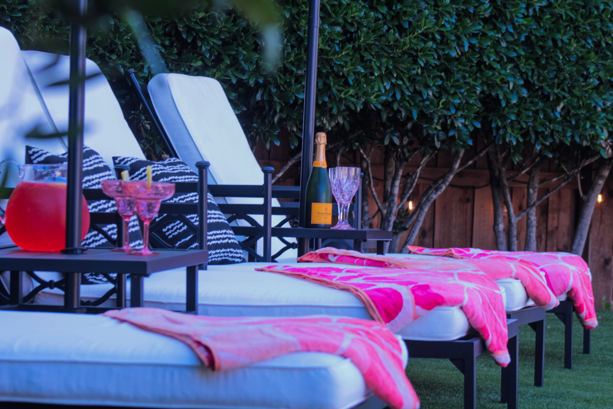 Outdoor loungers